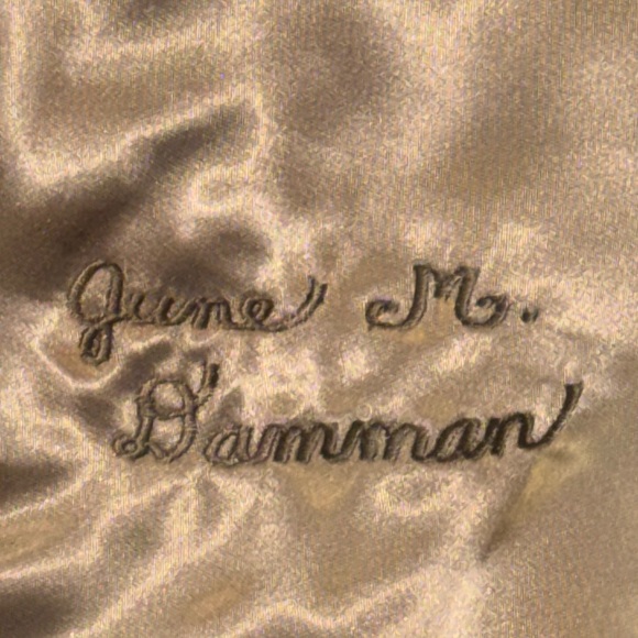 Vintage 1970’s Luxurious Full-Length Natural Coyote Fur Coat - Medium - Picture 8 of 9